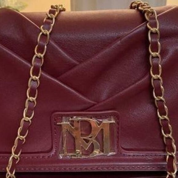 Badgley Mischka Handbags - Badgley Mischka NWT crossbody baguette bag wine gold chain strap vegan leather